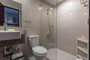 Luxury Upscale Retreat in Uptown Bgc, Metro Manila