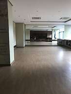 Luxury Upscale Retreat in Uptown Bgc, Metro Manila