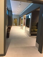 Luxury Upscale Retreat in Uptown Bgc, Metro Manila