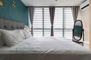 Luxury Upscale Retreat in Uptown Bgc, Metro Manila