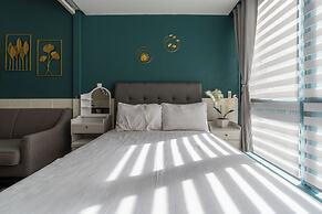 Luxury Upscale Retreat in Uptown Bgc, Metro Manila