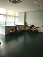 Luxury Upscale Retreat in Uptown Bgc, Metro Manila