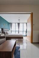 Luxury Upscale Retreat in Uptown Bgc, Metro Manila