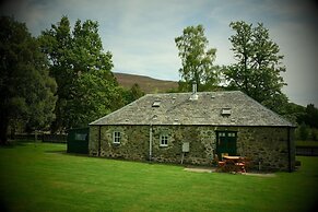Tranquil Glenshee Cottage Retreat
