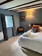 Tranquil Glenshee Cottage Retreat