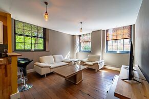 Stunning Modern City Centre Apartment Retreat