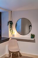 Stunning Modern City Centre Apartment Retreat