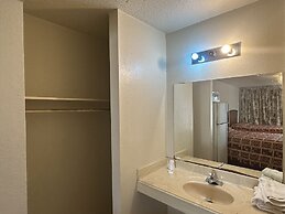 Travel Inn By OYO La Marque Texas City I-45