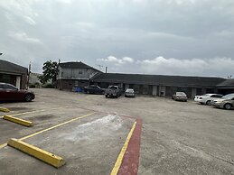 Travel Inn By OYO La Marque Texas City I-45