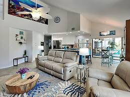 Tropical Breeze Dockside Oasis