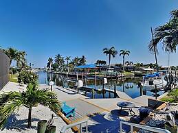 Tropical Breeze Dockside Oasis