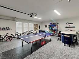 Tropical Breeze Dockside Oasis