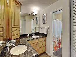 Tropical Breeze Dockside Oasis