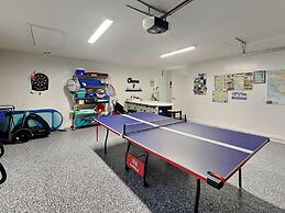 Tropical Breeze Dockside Oasis