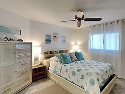 Tropical Breeze Dockside Oasis