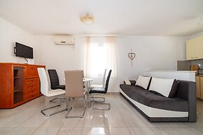 Bbq Holly Garden Novalja D