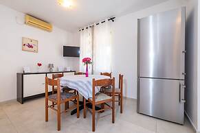 Apartments Valy 6 Center Novalja