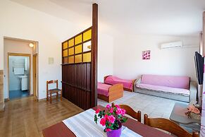 Apartments Valy 5 Center Novalja