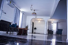 Exclusive Villa in 5 Hideout East Legon