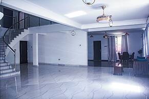 Exclusive Villa in 5 Hideout East Legon