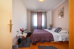 Say Close to Center and Beach 6 Kd