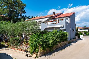 Say Close to Center and Beach 6 Kd