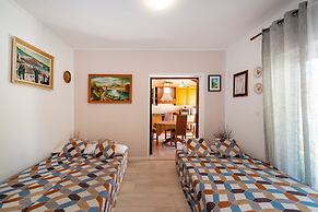 Say Close to Center and Beach 6 Kd