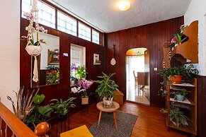 Say Close to Center and Beach 6 Kd