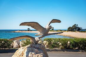 Say Close to Center and Beach 6 Kd