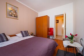 Say Close to Center and Beach 6 Kd