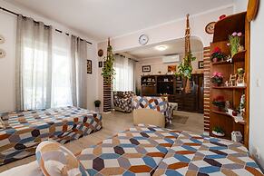 Say Close to Center and Beach 6 Kd