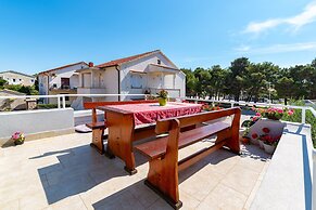 Say Close to Center and Beach 6 Kd