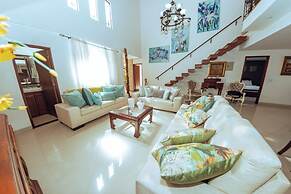 EDIFICIO SANTO TOMAS By Morada Bros.