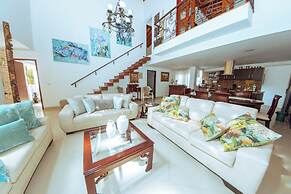 EDIFICIO SANTO TOMAS By Morada Bros.