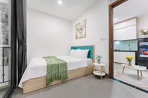 Cindy's Westlake Apartment