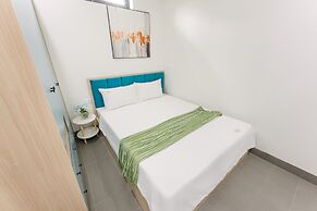 Cindy's Westlake Apartment