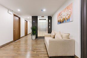 Cindy's Westlake Apartment