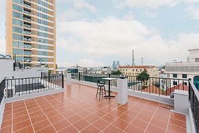 Cindy's Westlake Apartment