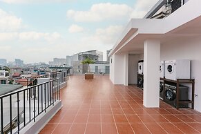 Cindy's Westlake Apartment