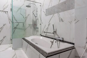 Capital O 93991 Hakobox Kostel