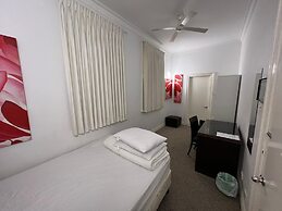Wallaby Backpackers Hostel Perth - note - Valid passport required to c