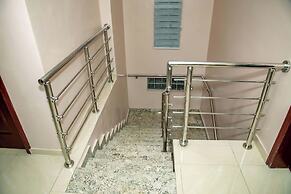 Everland Hotel and Suites