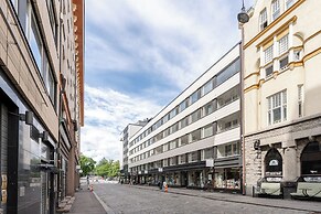 Modern 3BR Apartment with Best Location