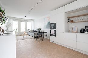 Modern 3BR Apartment with Best Location