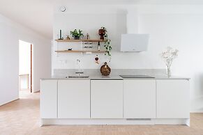 Modern 3BR Apartment with Best Location