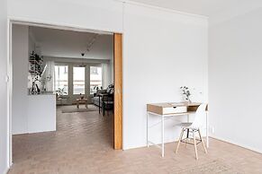 Modern 3BR Apartment with Best Location