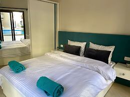 Chic Stylish Spacious Apt Poolside, Smarttv & Wifi