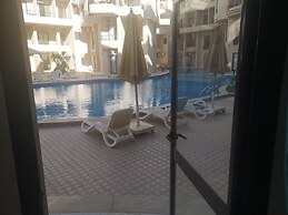 Chic Stylish Spacious Apt Poolside, Smarttv & Wifi