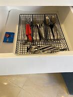 Chic Stylish Spacious Apt Poolside, Smarttv & Wifi