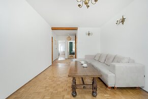 Modern Apartment Wrocław by Renters
